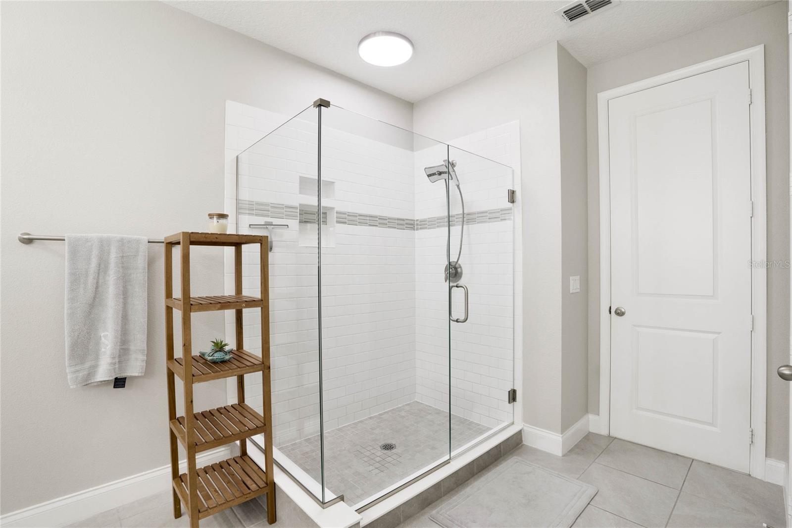 Image 43 of 46 For 8414 Vivaro Isle Way