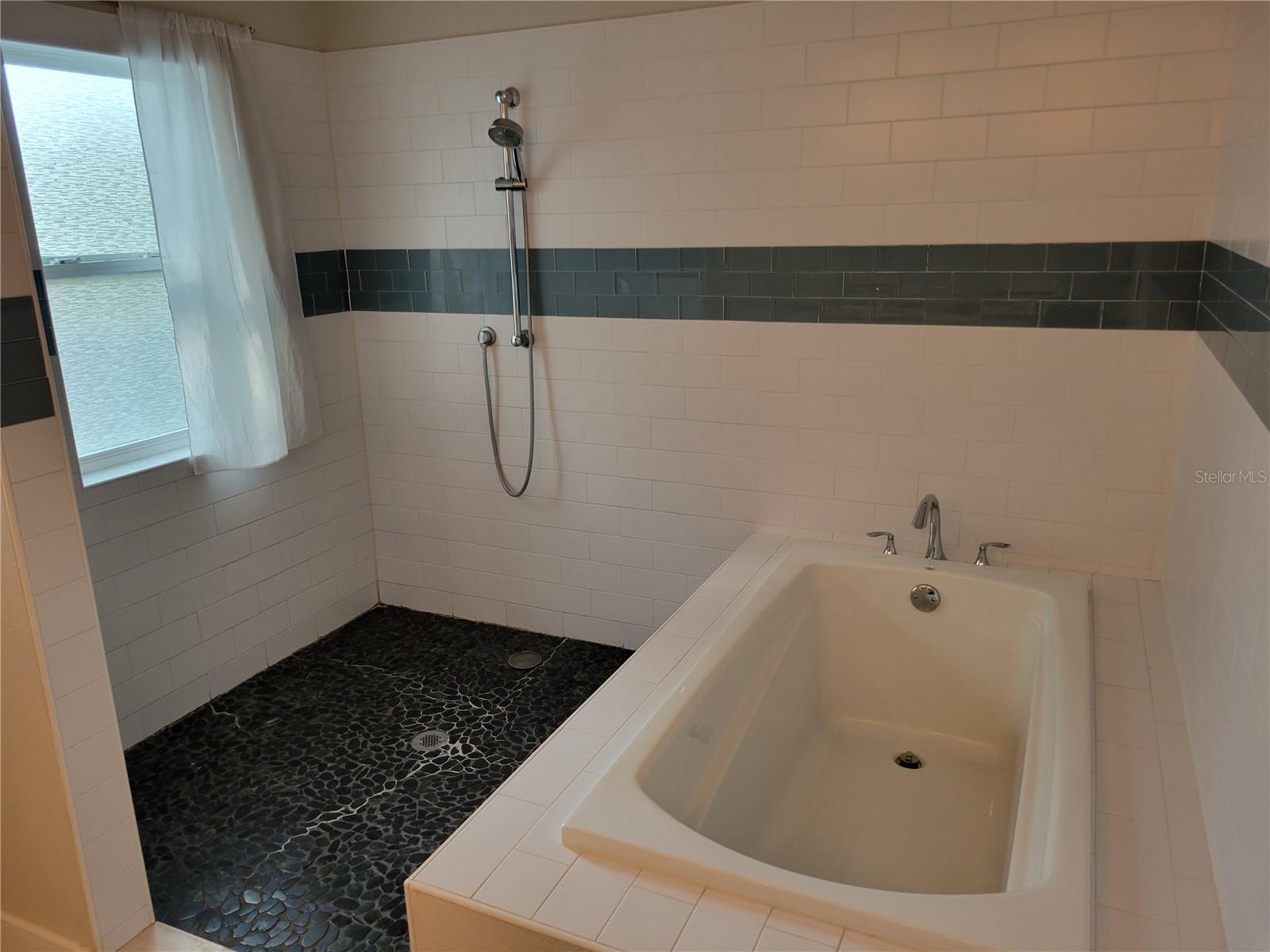 Image 17 of 33 For 1212 Bumby Avenue