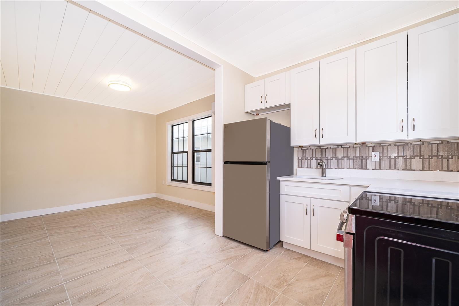 Image 5 of 14 For 601 Delaney Park Drive 2