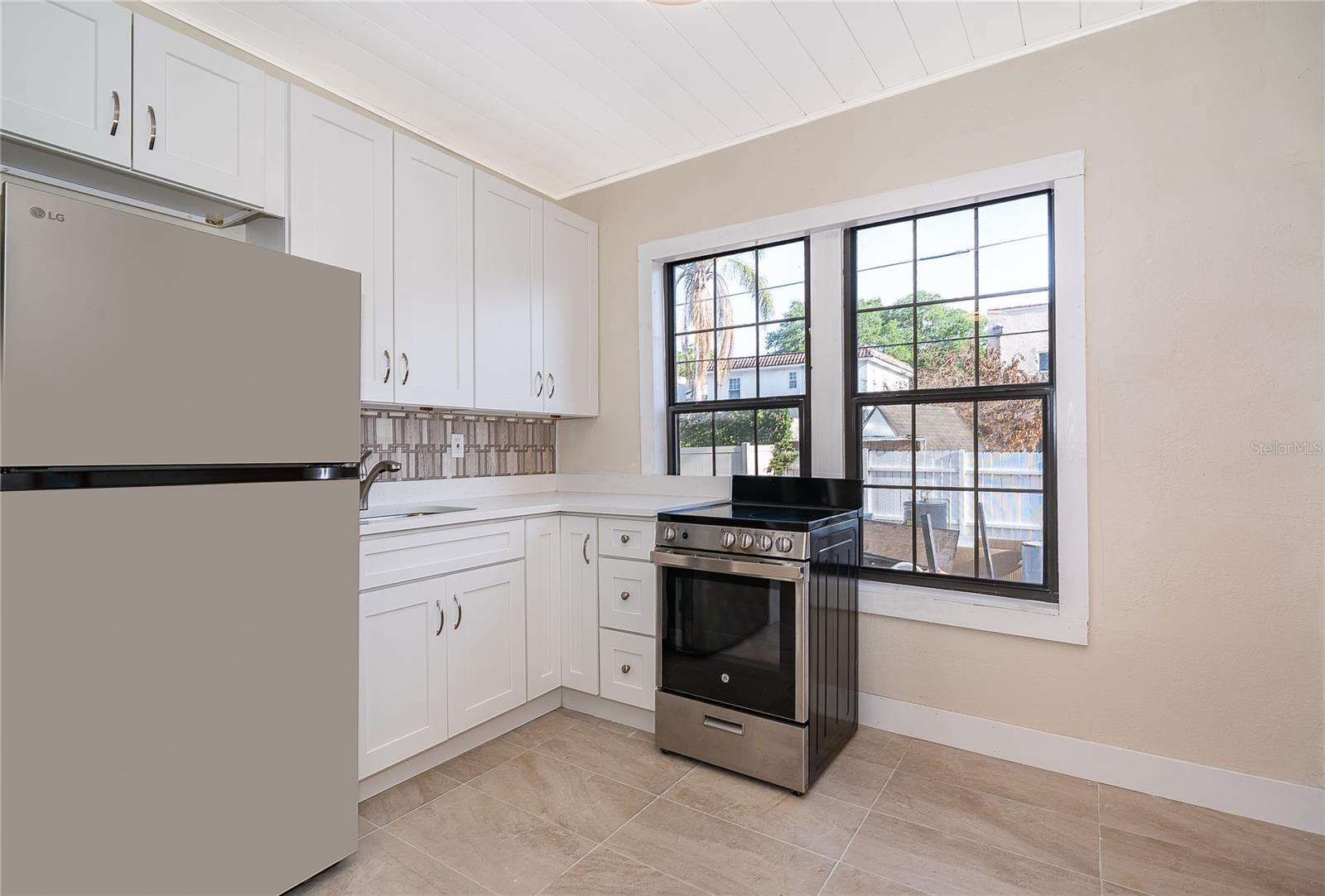 Image 6 of 14 For 601 Delaney Park Drive 2