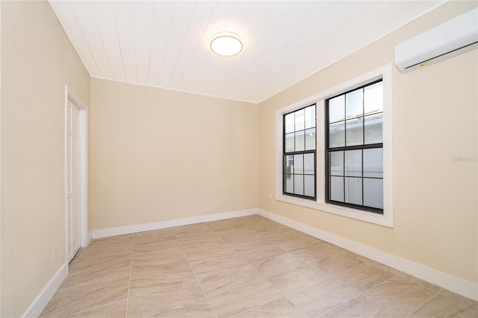 Image 8 of 14 For 601 Delaney Park Drive 2