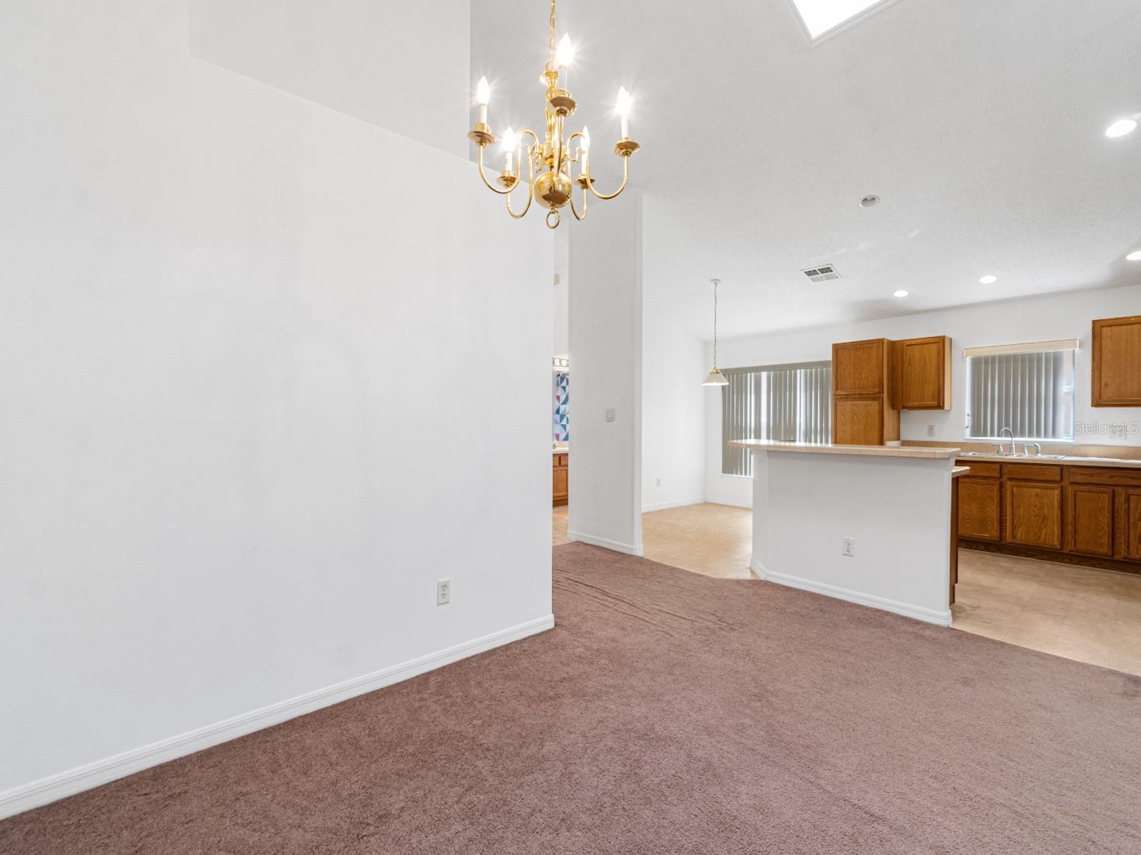 Image 11 of 40 For 16044 Magnolia Hill Street