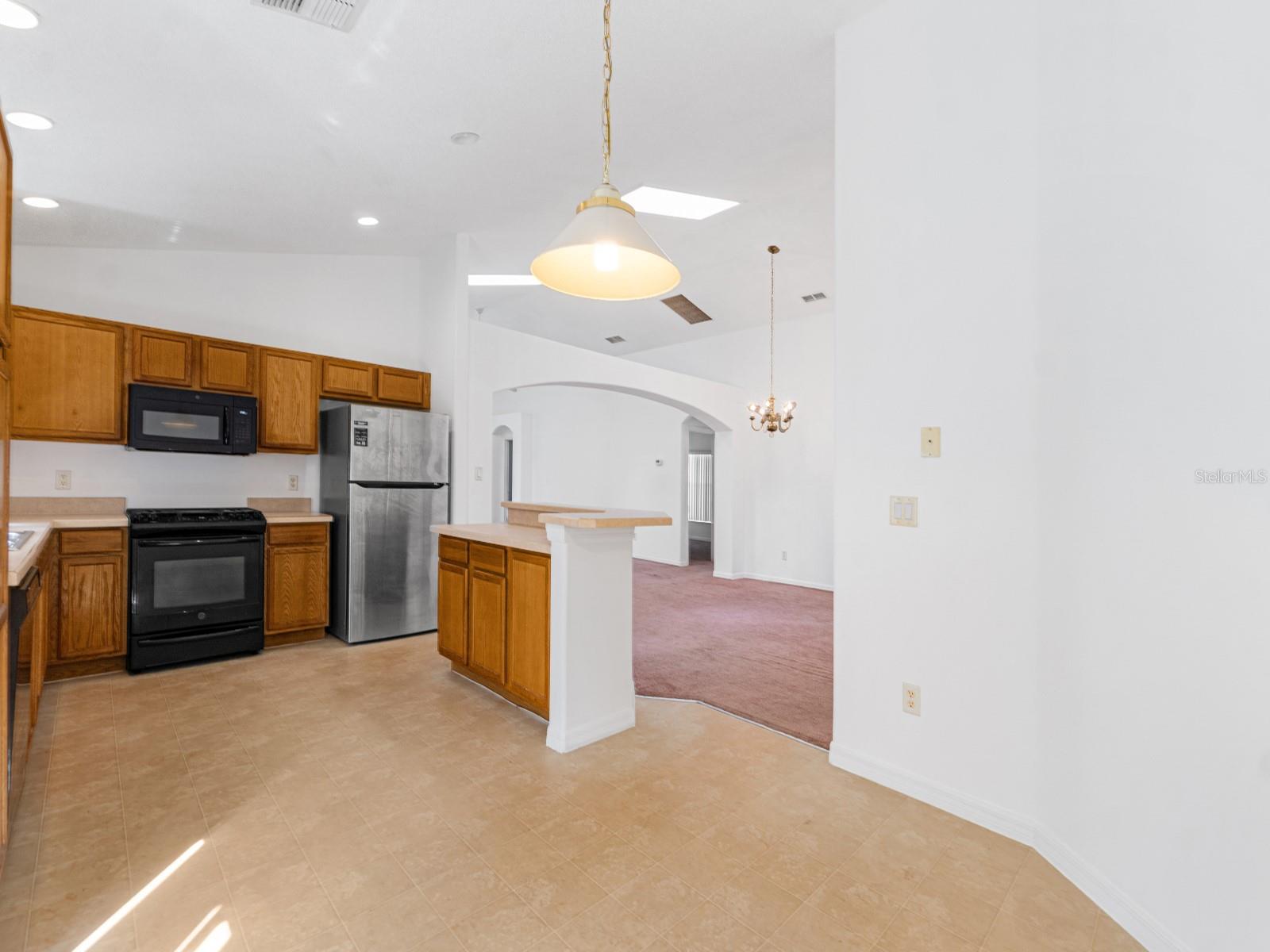 Image 17 of 40 For 16044 Magnolia Hill Street