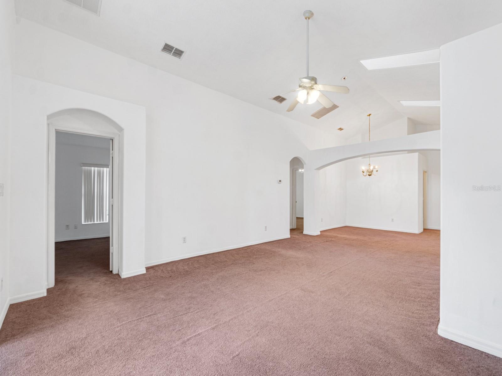 Image 21 of 40 For 16044 Magnolia Hill Street