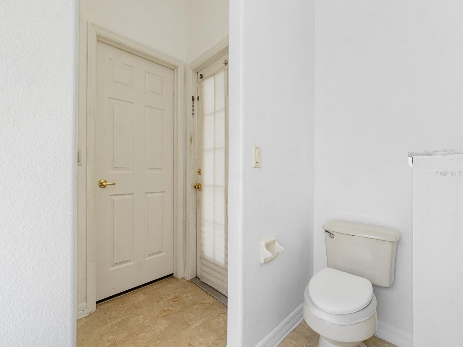 Image 33 of 40 For 16044 Magnolia Hill Street