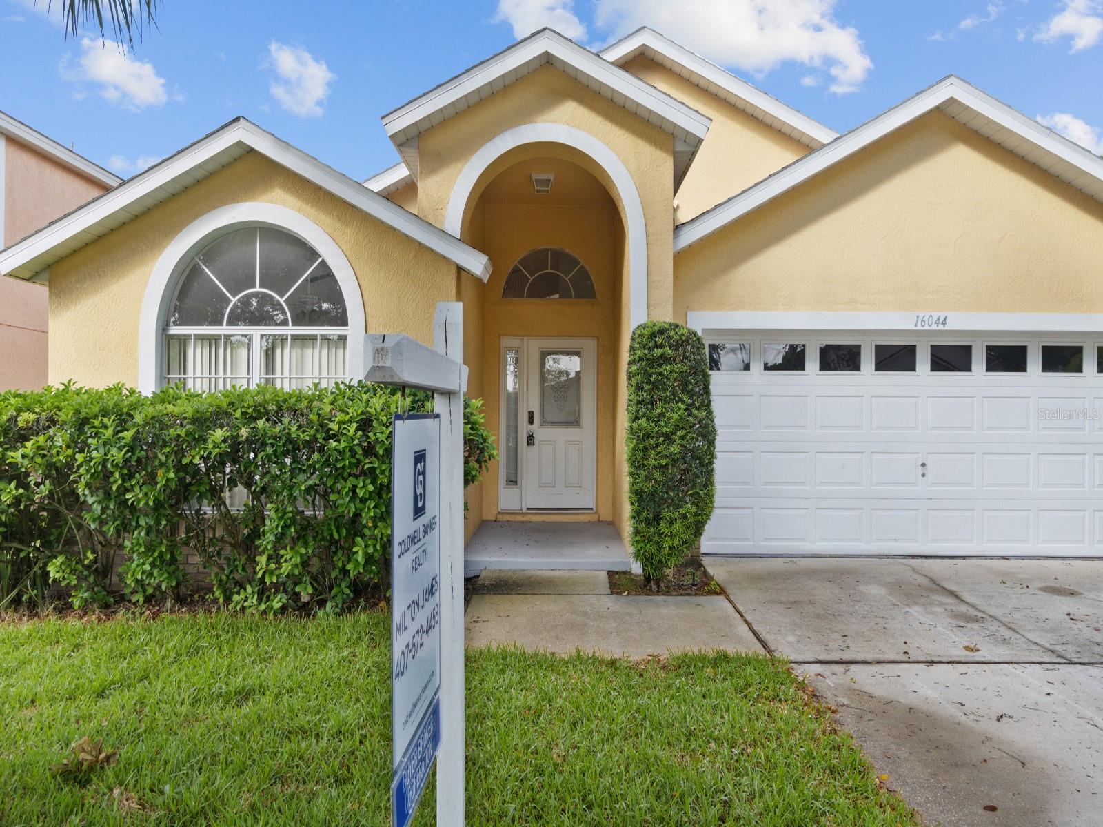 Image 4 of 40 For 16044 Magnolia Hill Street