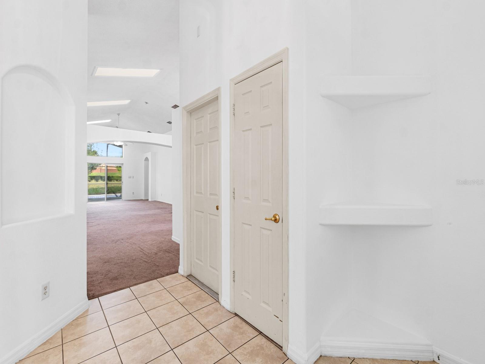 Image 8 of 40 For 16044 Magnolia Hill Street