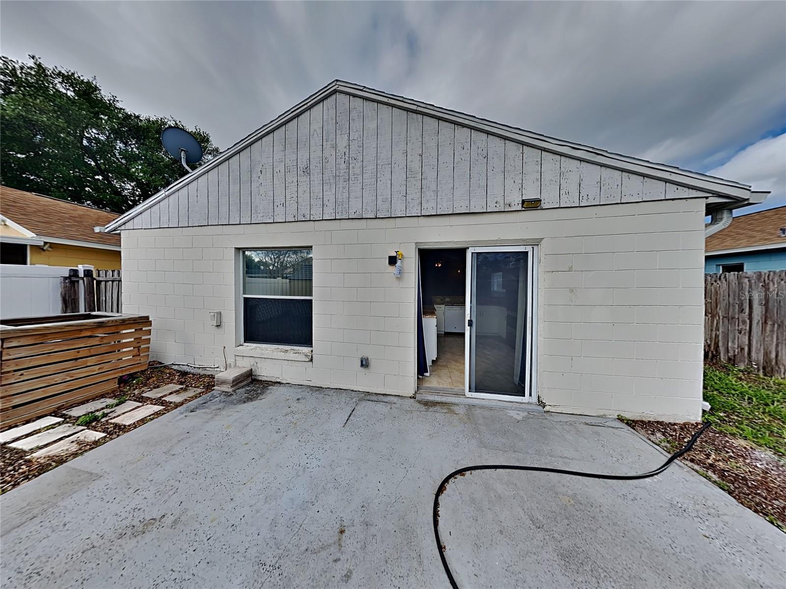 Image 15 of 18 For 1118 Vista Palma Way