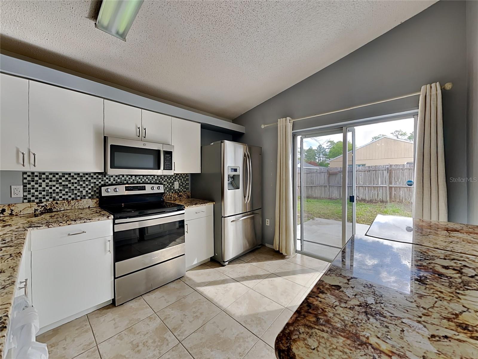 Image 2 of 18 For 1118 Vista Palma Way