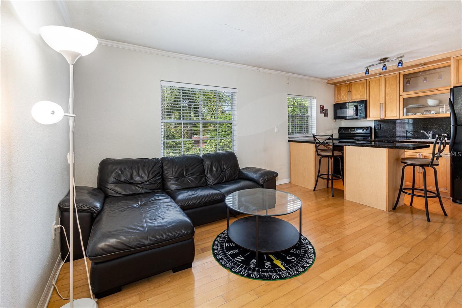 Image 5 of 19 For 1515 Catherine Street 3