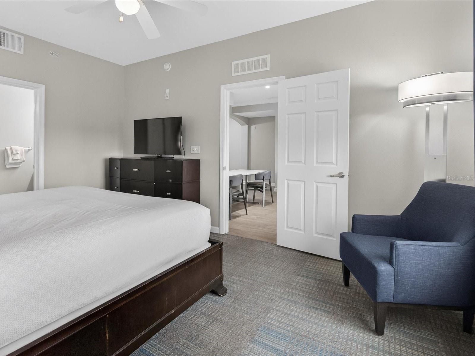 Image 21 of 50 For 14501 Grove Resort Avenue 1721