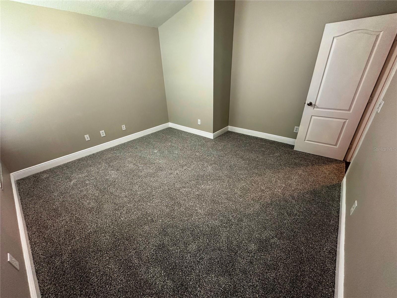 Image 18 of 27 For 809 Straw Lake Drive