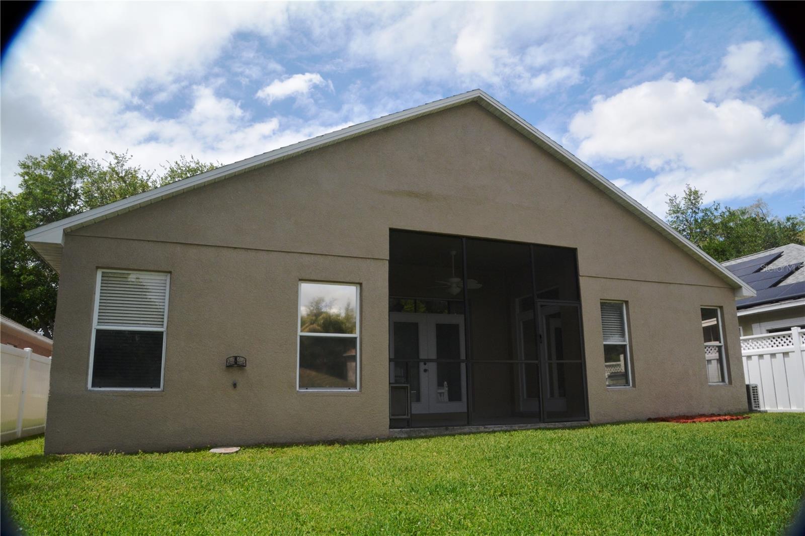 Image 21 of 27 For 809 Straw Lake Drive