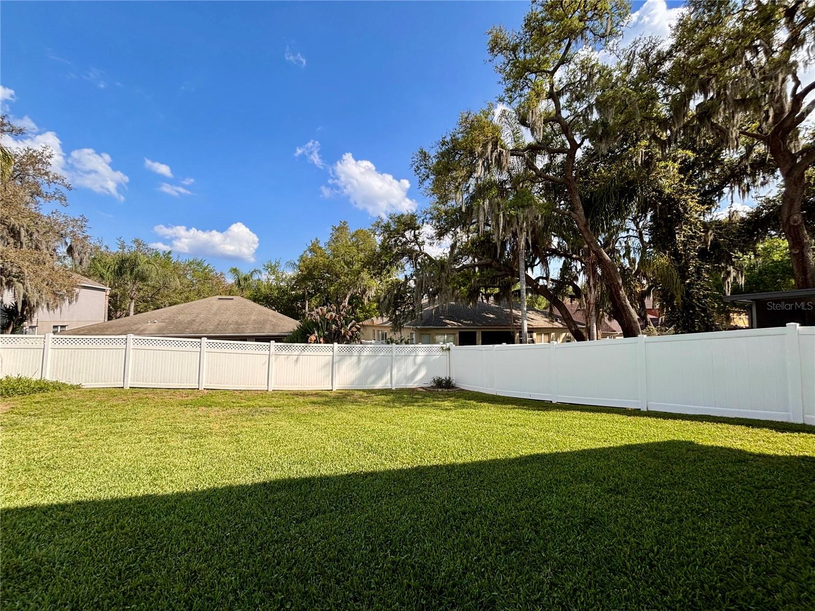 Image 22 of 27 For 809 Straw Lake Drive