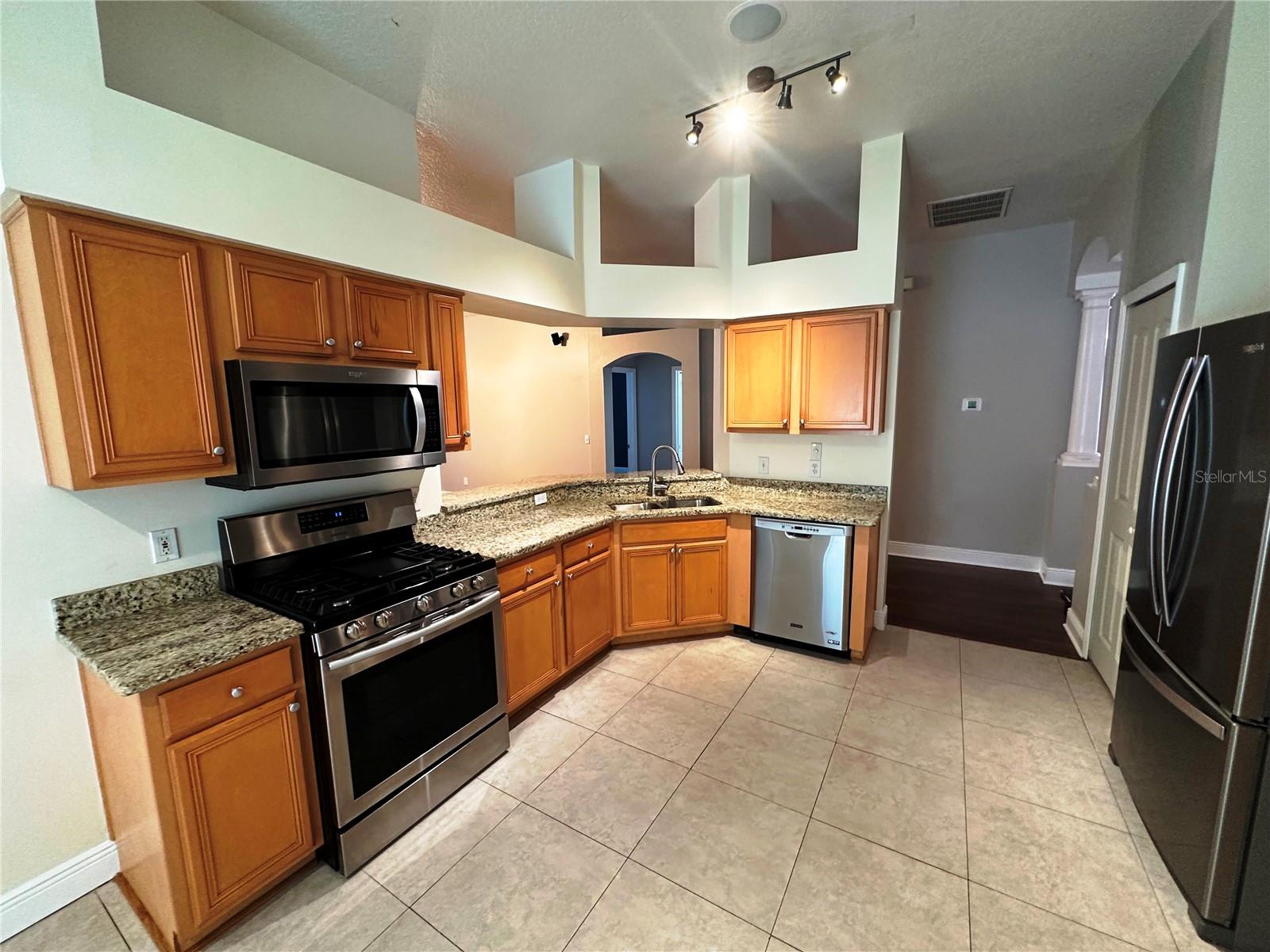 Image 4 of 27 For 809 Straw Lake Drive