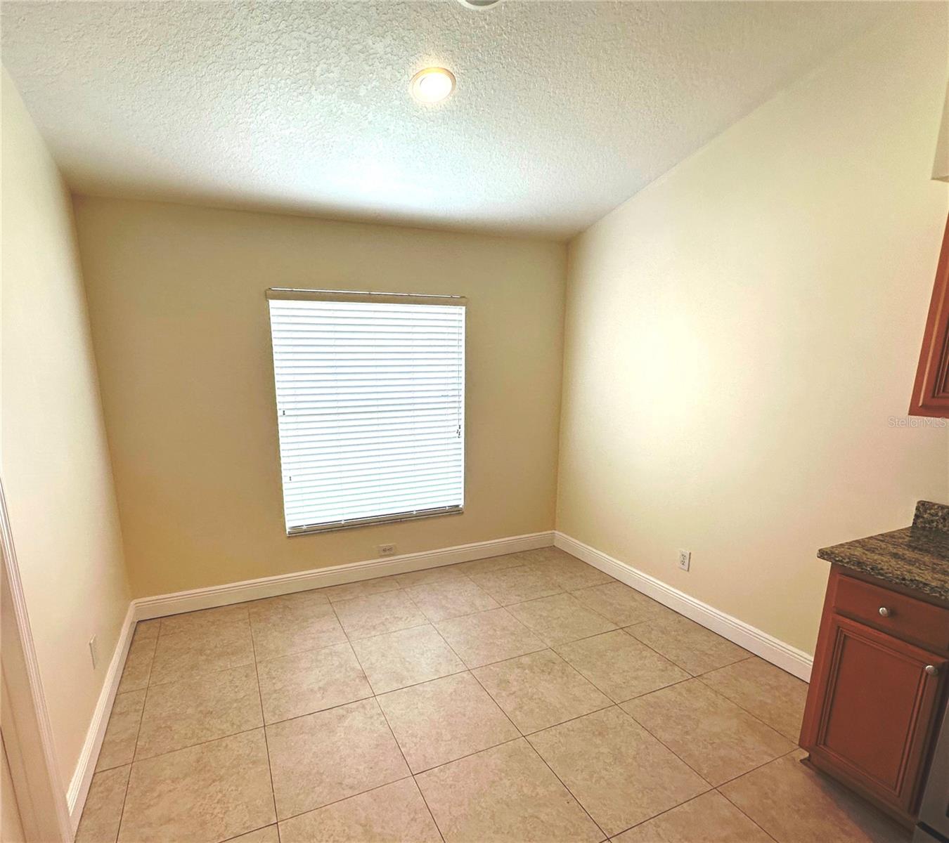 Image 7 of 27 For 809 Straw Lake Drive