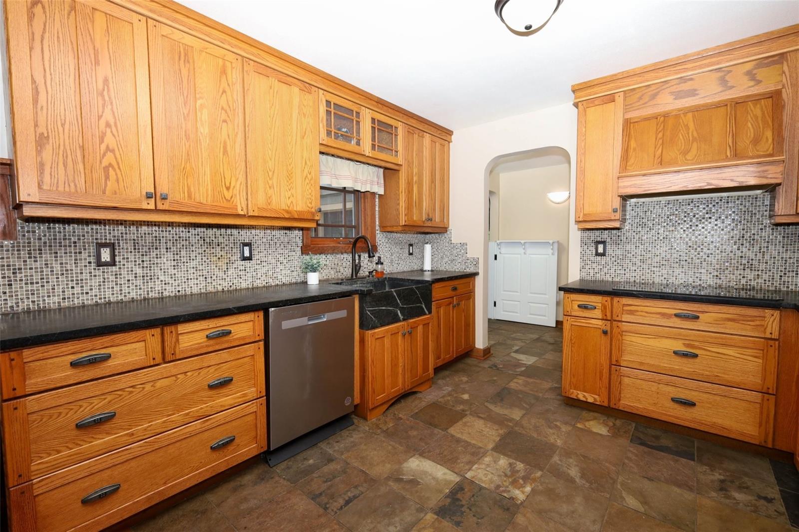 Image 14 of 70 For 665 Lake Mills Road