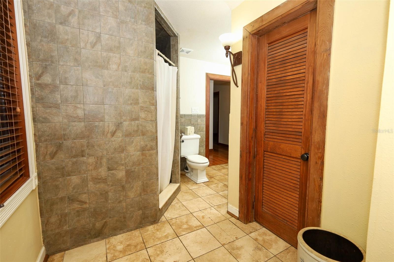 Image 29 of 70 For 665 Lake Mills Road