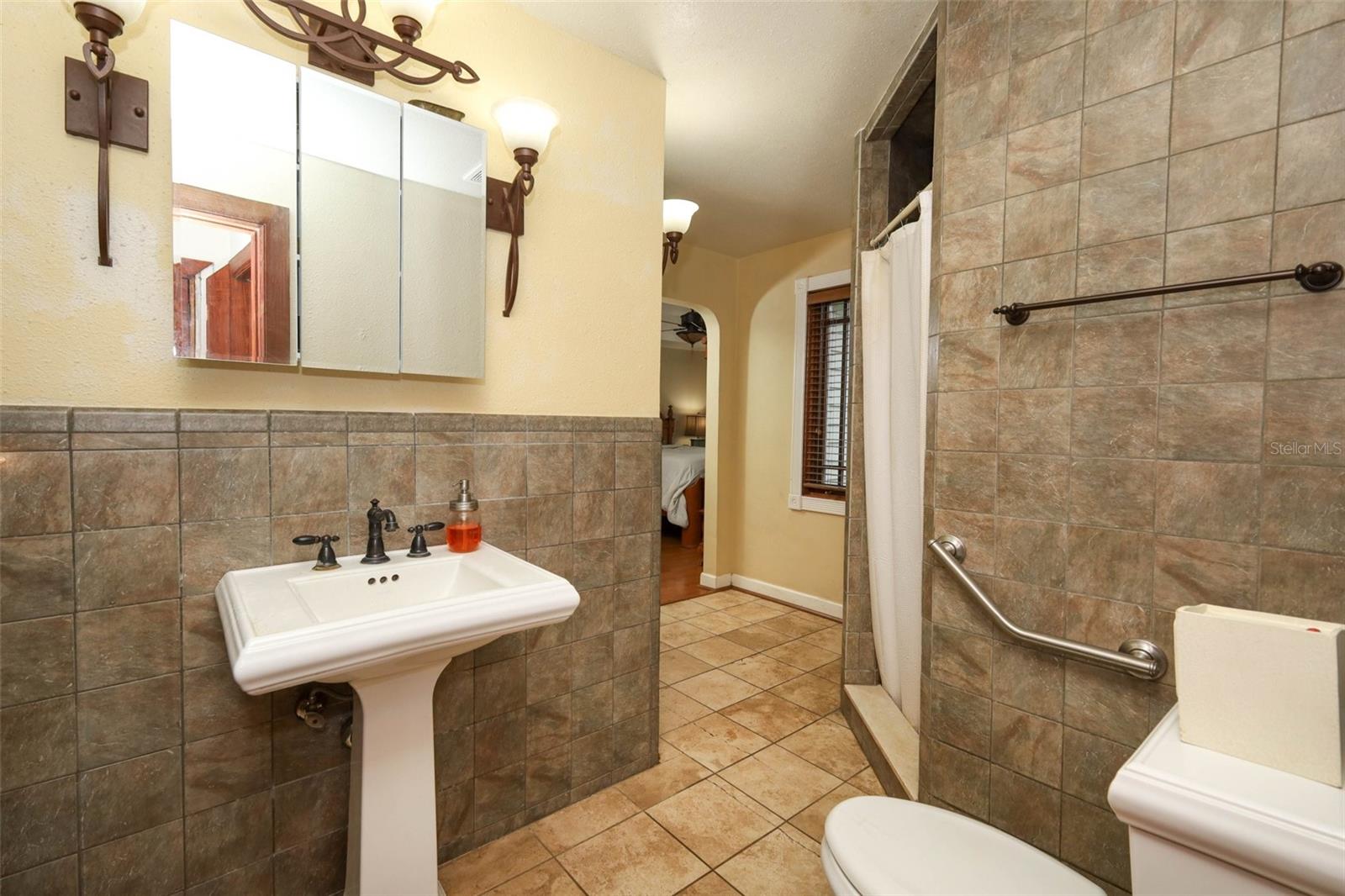 Image 30 of 70 For 665 Lake Mills Road