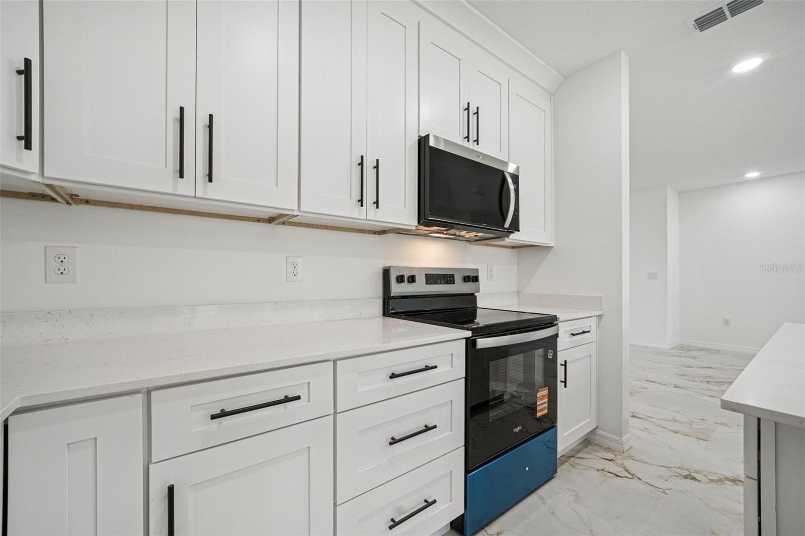 Image 13 of 37 For 771 Bancroft Drive