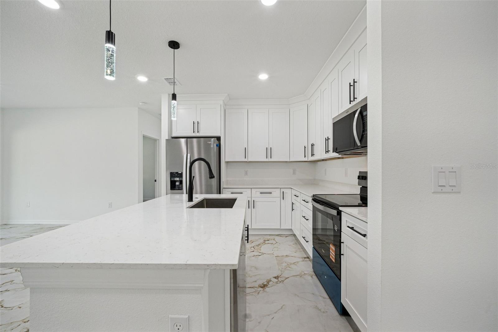 Image 14 of 37 For 771 Bancroft Drive