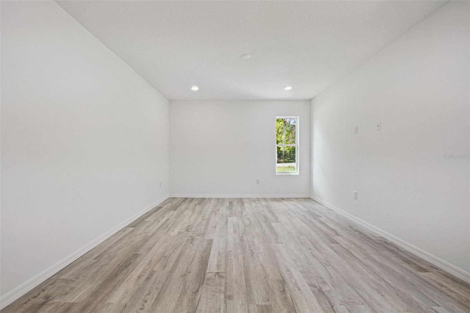 Image 19 of 37 For 771 Bancroft Drive