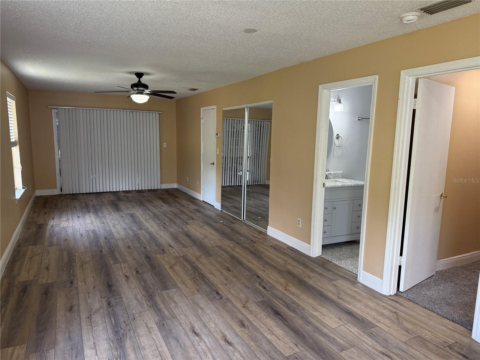 Image 4 of 15 For 313 Dirksen Drive 4