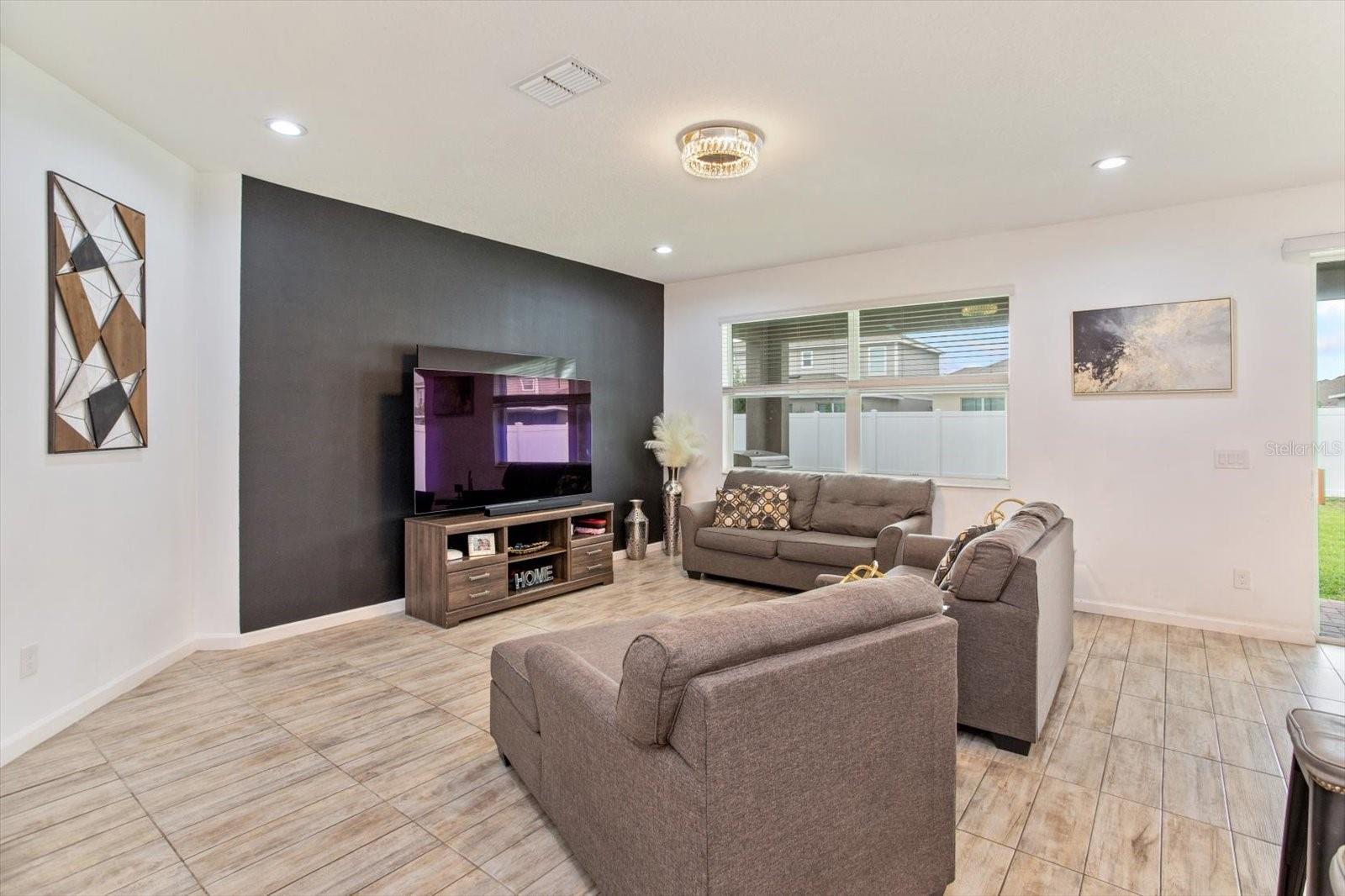 Image 13 of 31 For 1324 Yorkdale Road