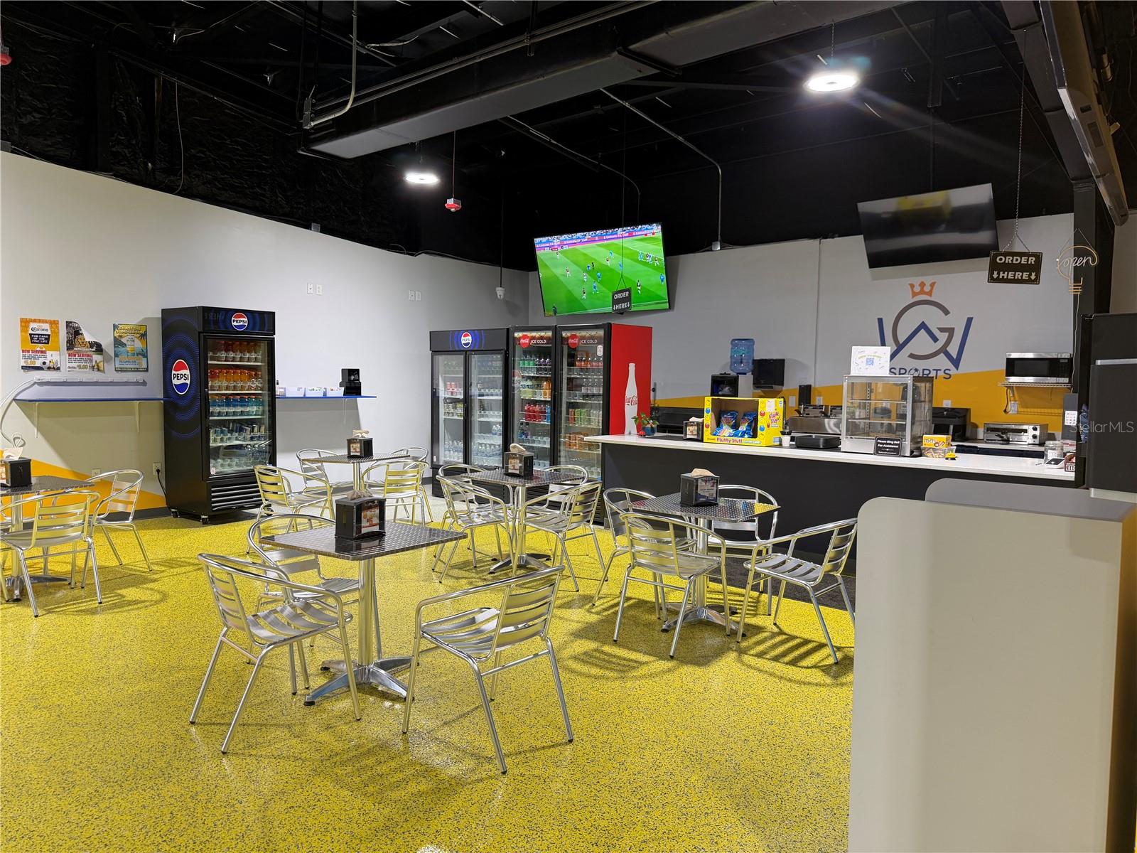 Listing photo id 9 for 2001 Bay Street