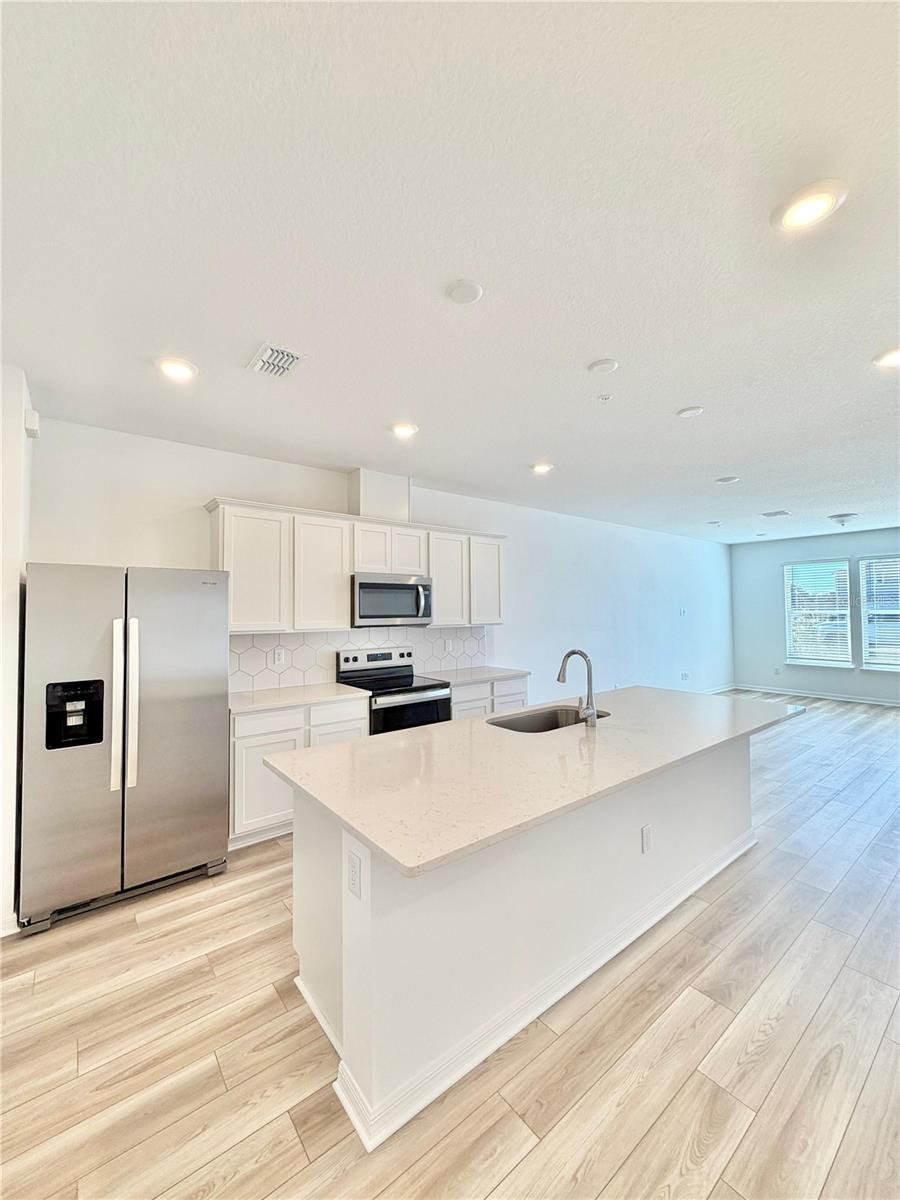 Image 3 of 22 For 11507 Harborview Street