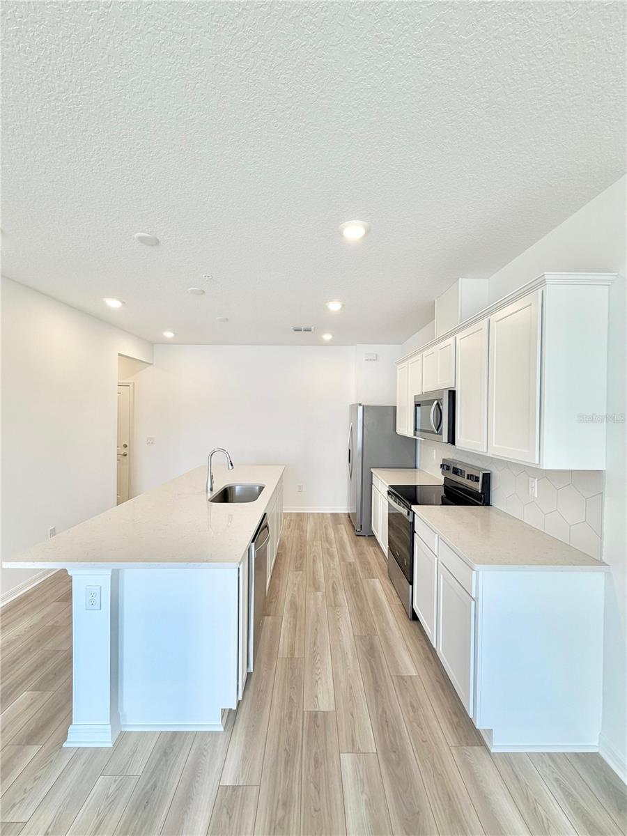 Image 4 of 22 For 11507 Harborview Street