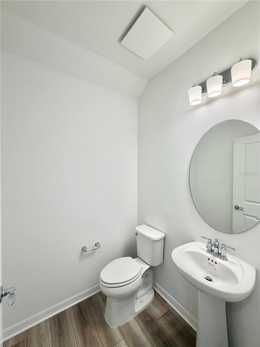 Image 5 of 22 For 11507 Harborview Street