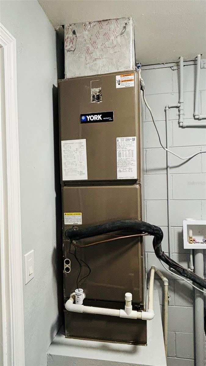 Image 19 of 21 For 3970 Baker Avenue