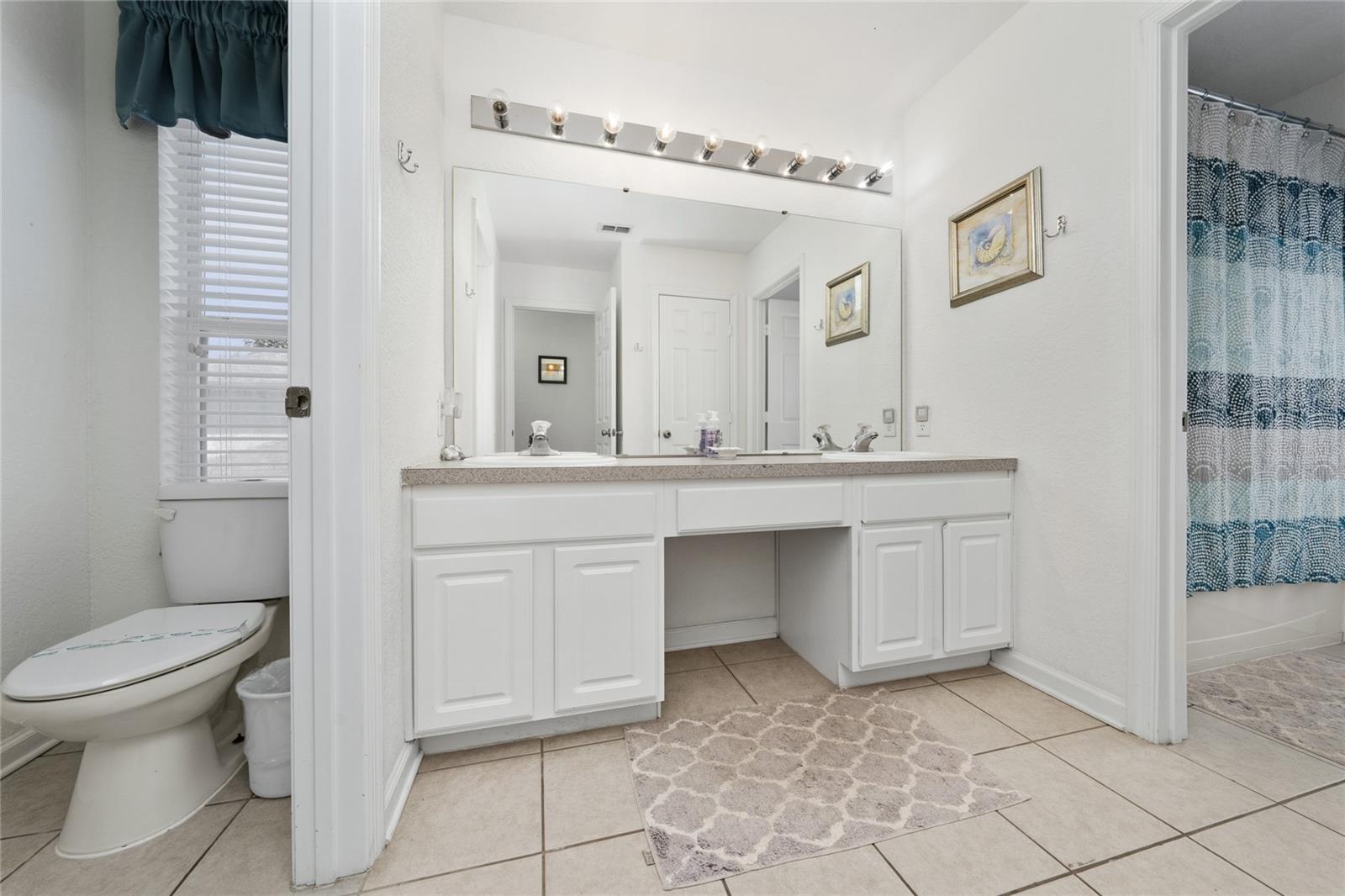 Listing photo id 21 for 7803 Basnett Circle