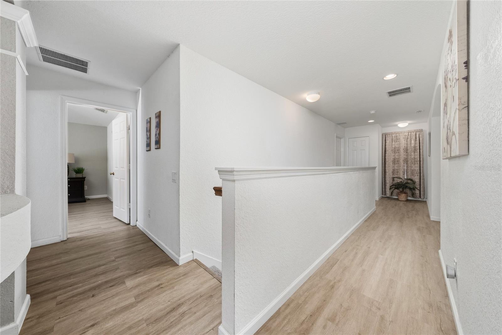 Listing photo id 23 for 7803 Basnett Circle