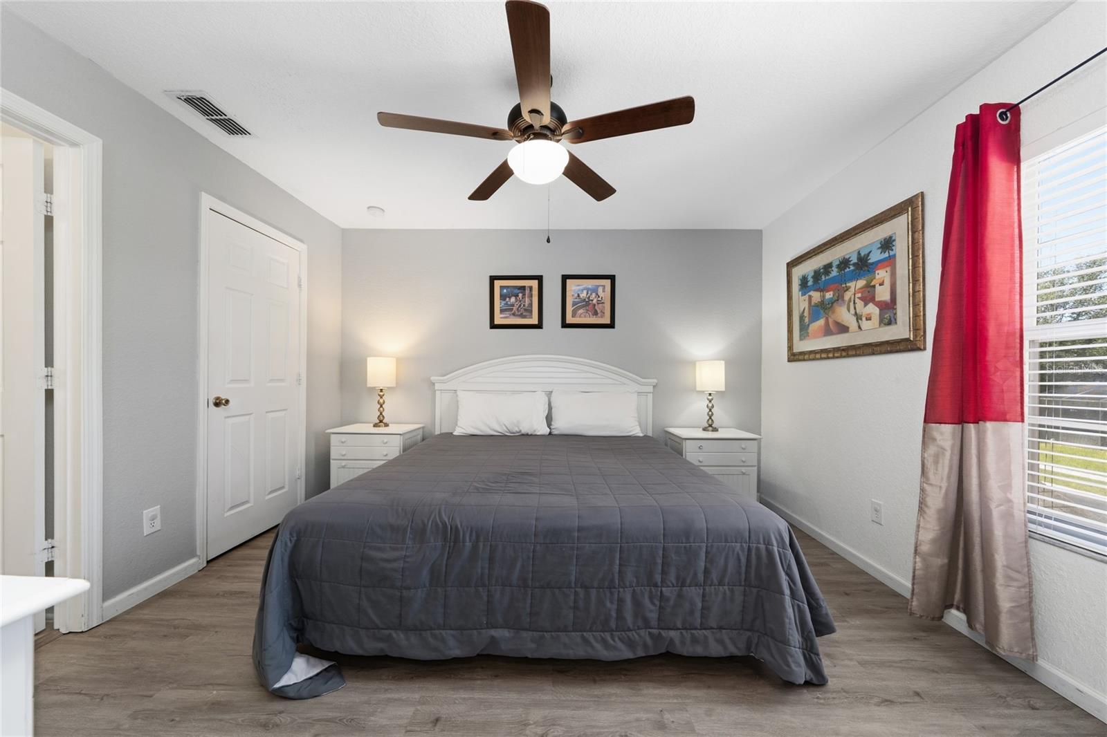 Listing photo id 29 for 7803 Basnett Circle