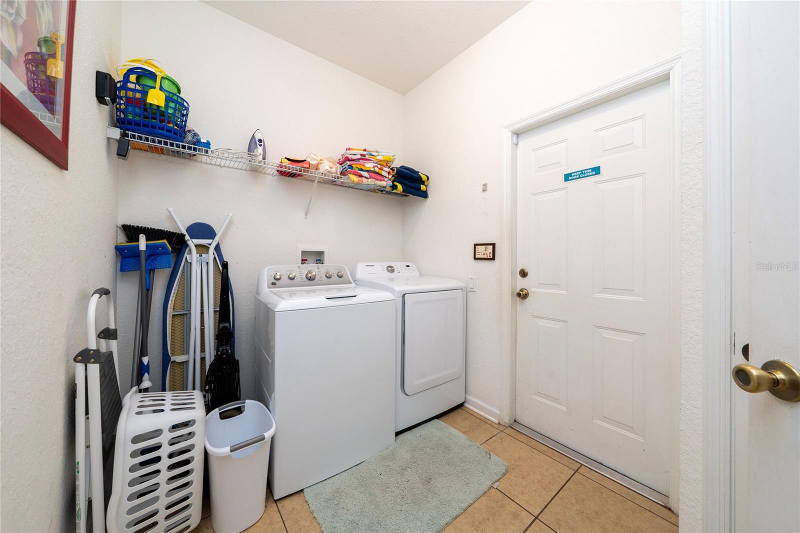Listing photo id 32 for 7803 Basnett Circle