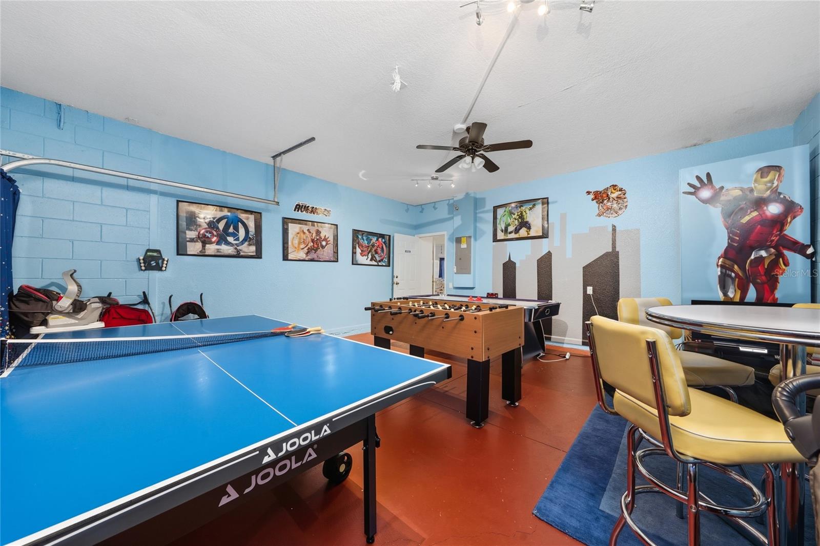 Listing photo id 35 for 7803 Basnett Circle