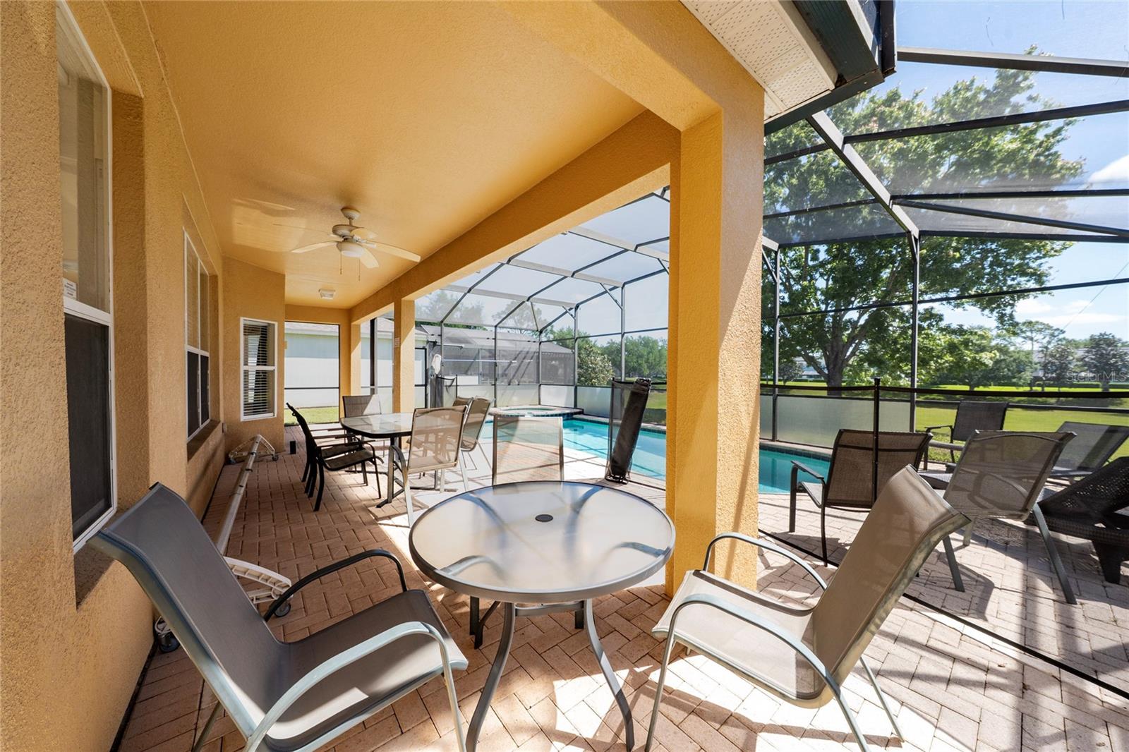 Listing photo id 37 for 7803 Basnett Circle