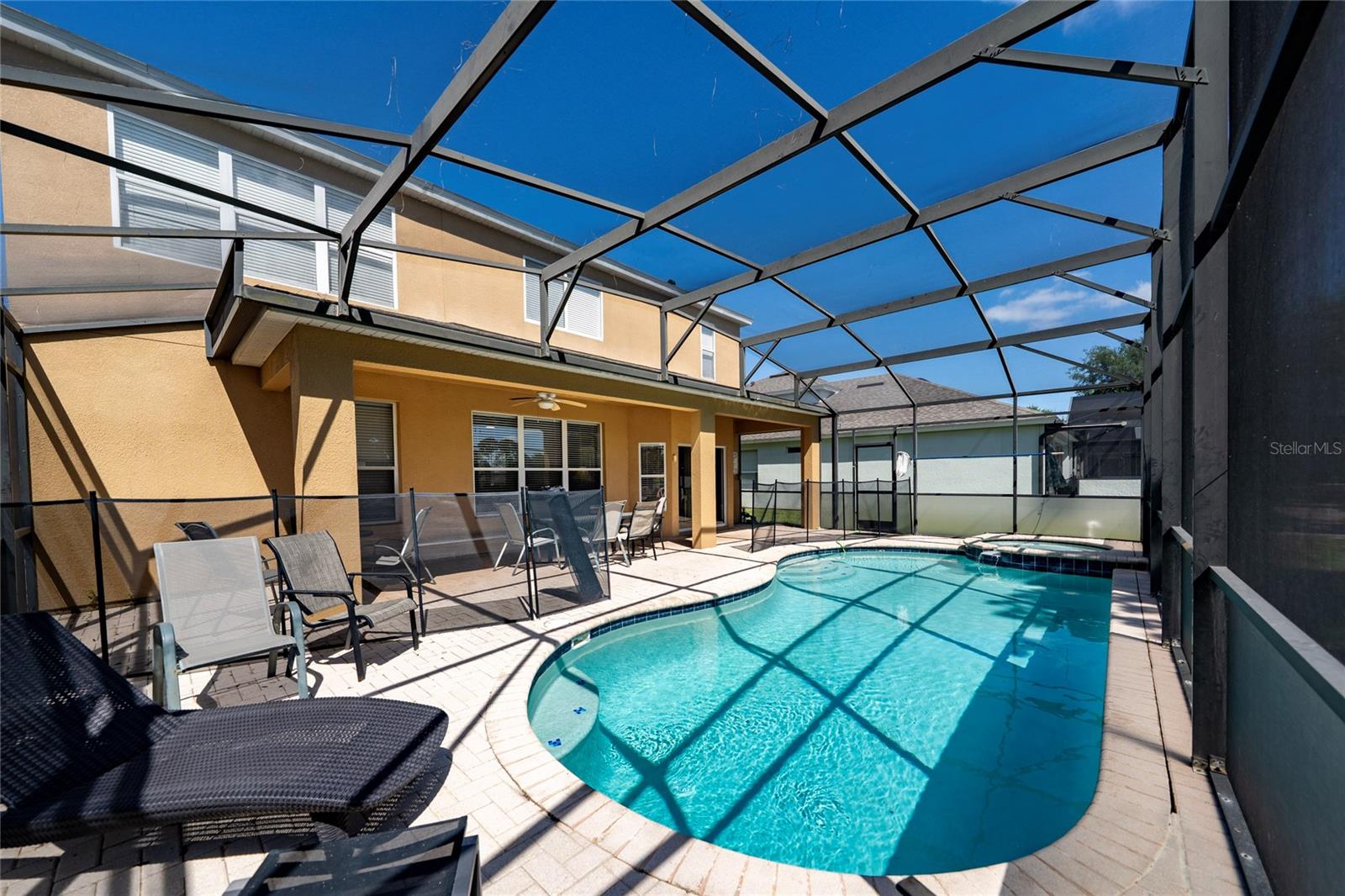 Listing photo id 39 for 7803 Basnett Circle