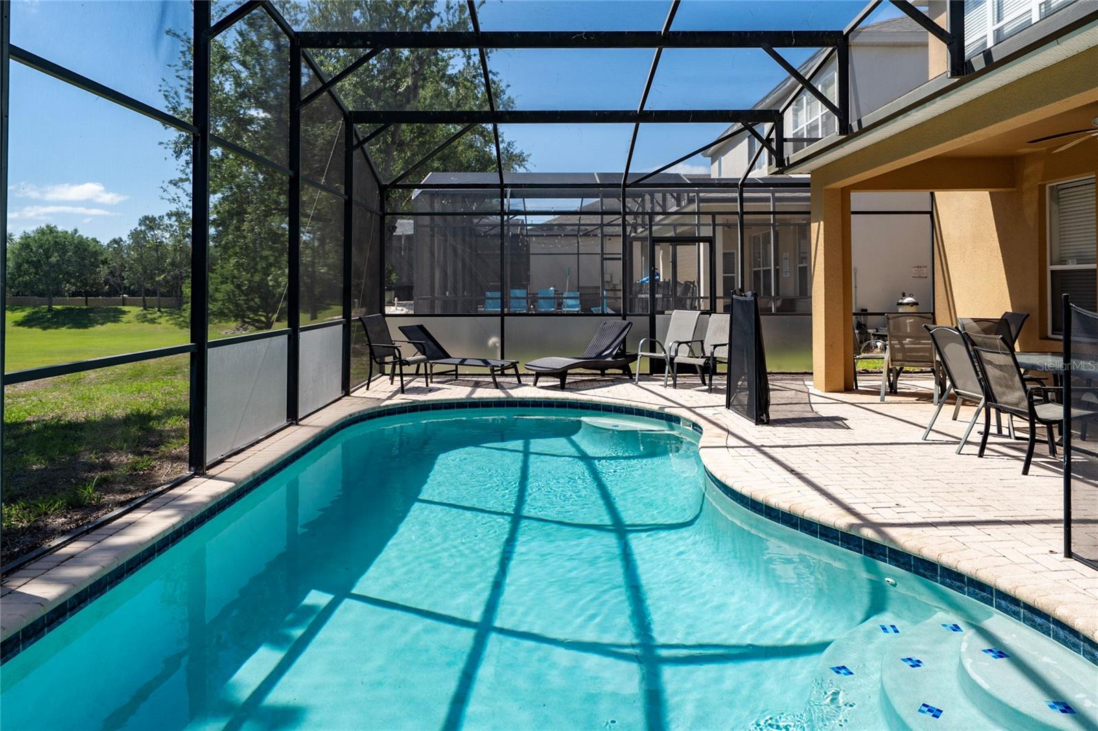 Listing photo id 41 for 7803 Basnett Circle
