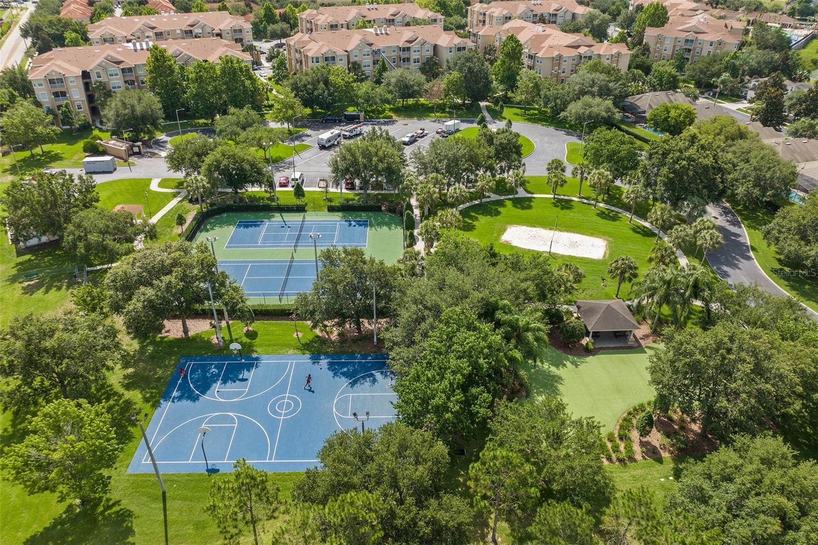 Listing photo id 61 for 7803 Basnett Circle