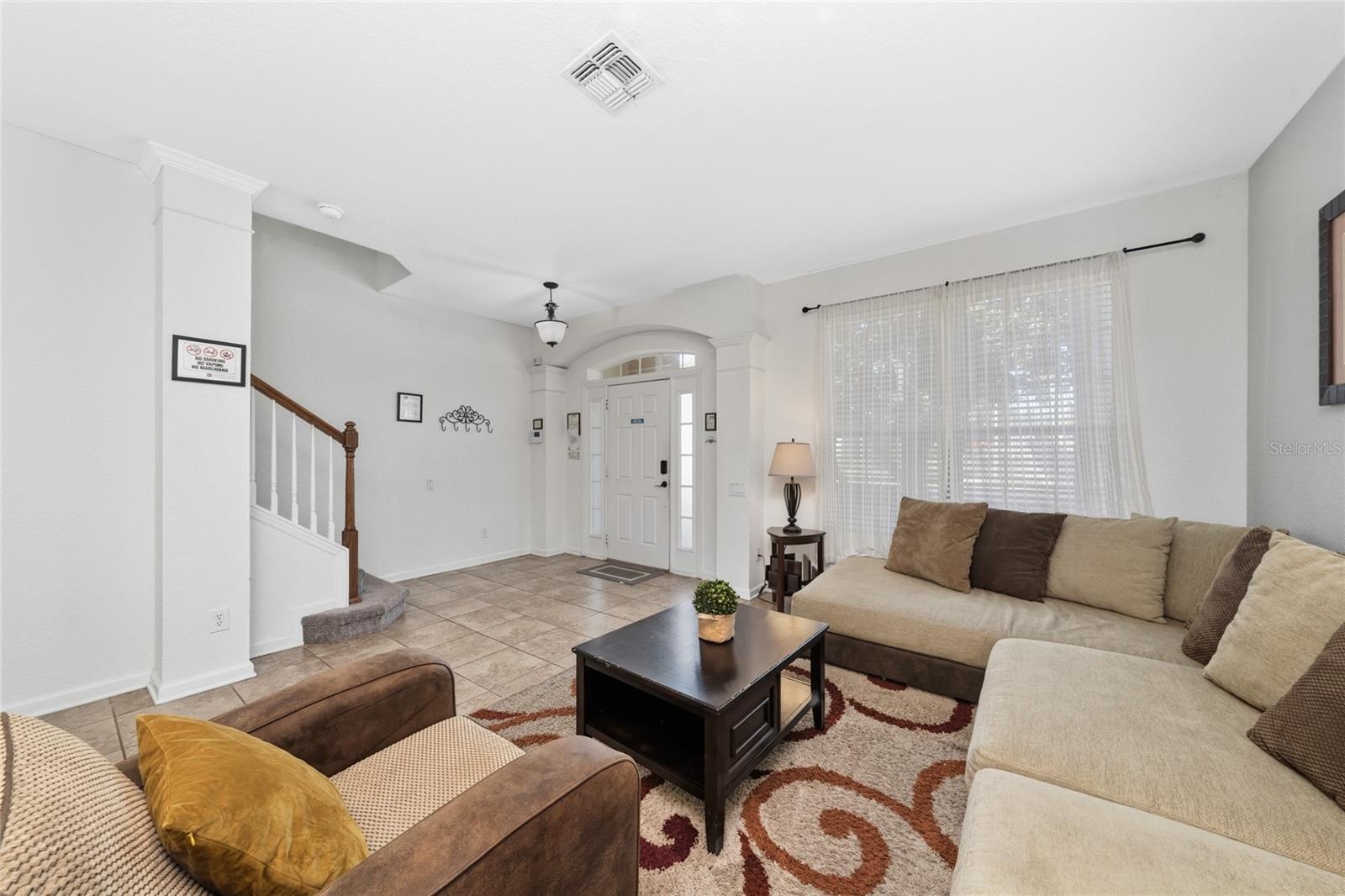 Listing photo id 5 for 7803 Basnett Circle