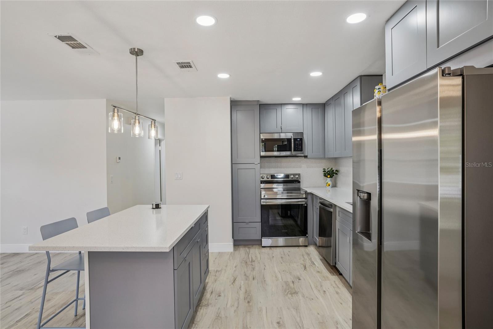 Image 11 of 32 For 1404 Davidson Street