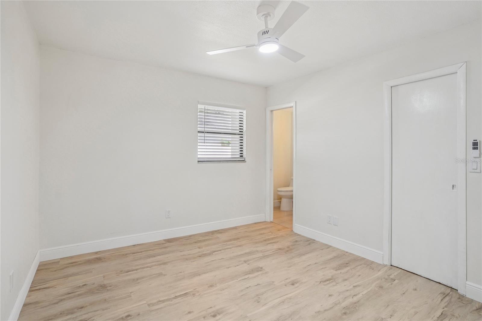 Image 16 of 32 For 1404 Davidson Street