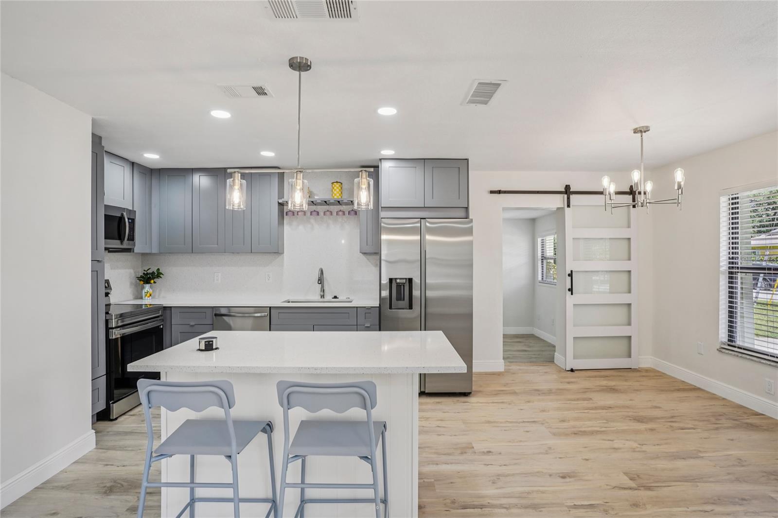 Image 2 of 32 For 1404 Davidson Street