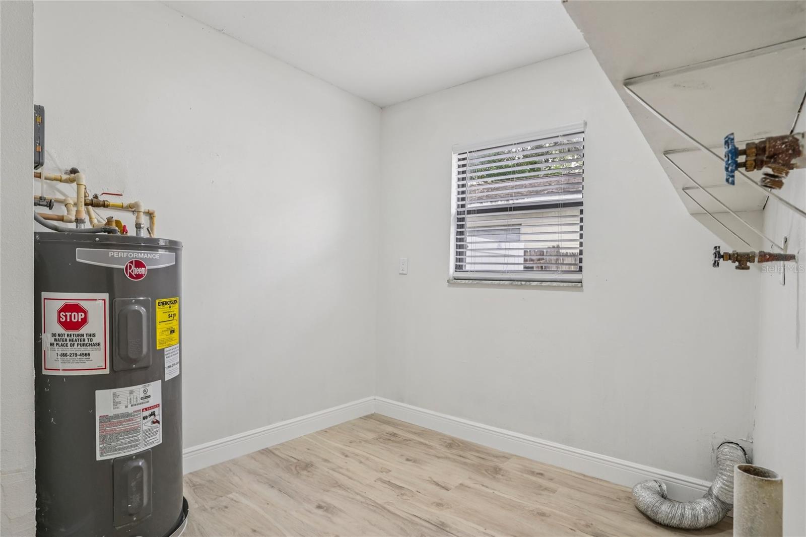 Image 26 of 32 For 1404 Davidson Street