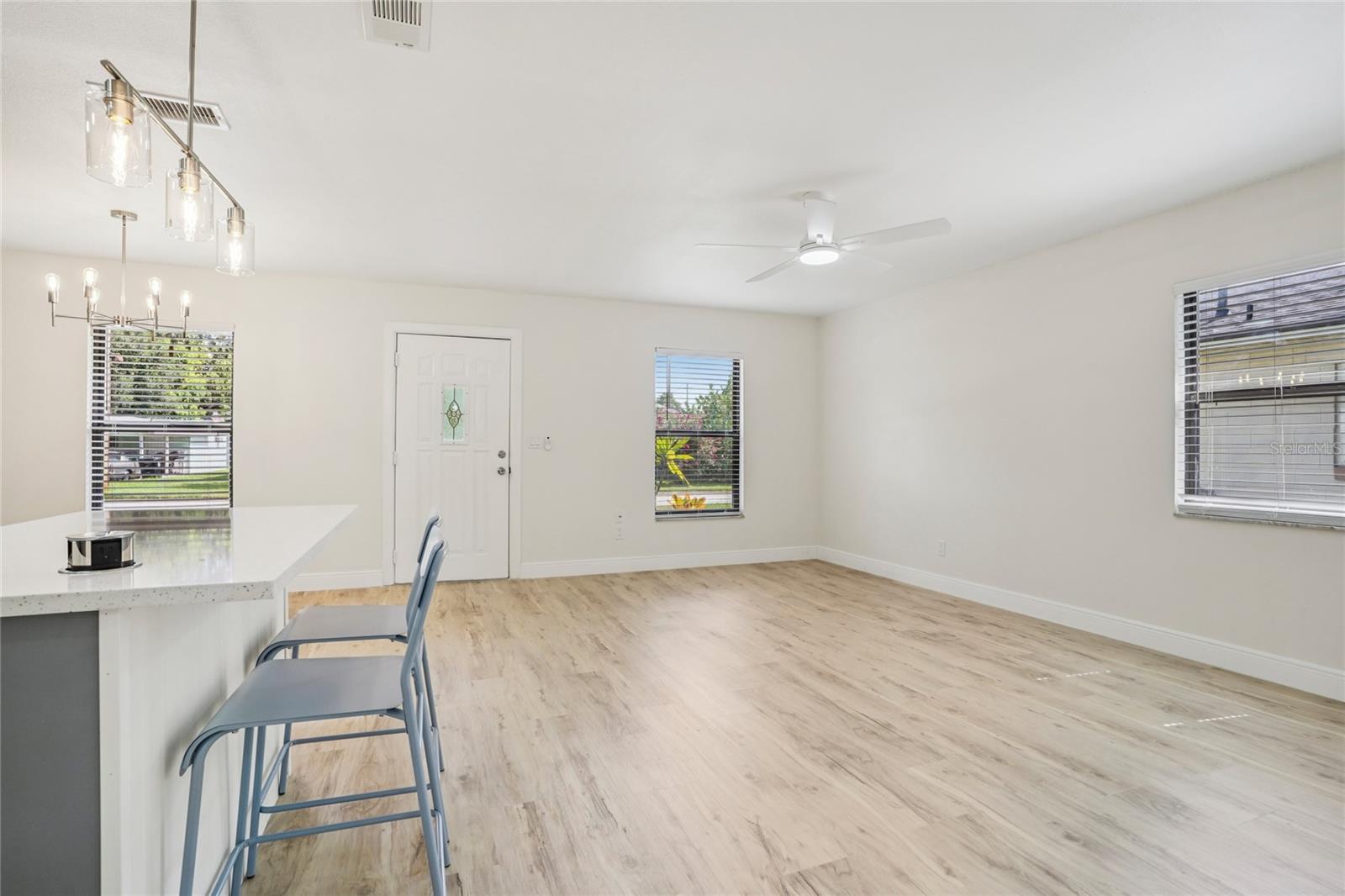 Image 4 of 32 For 1404 Davidson Street