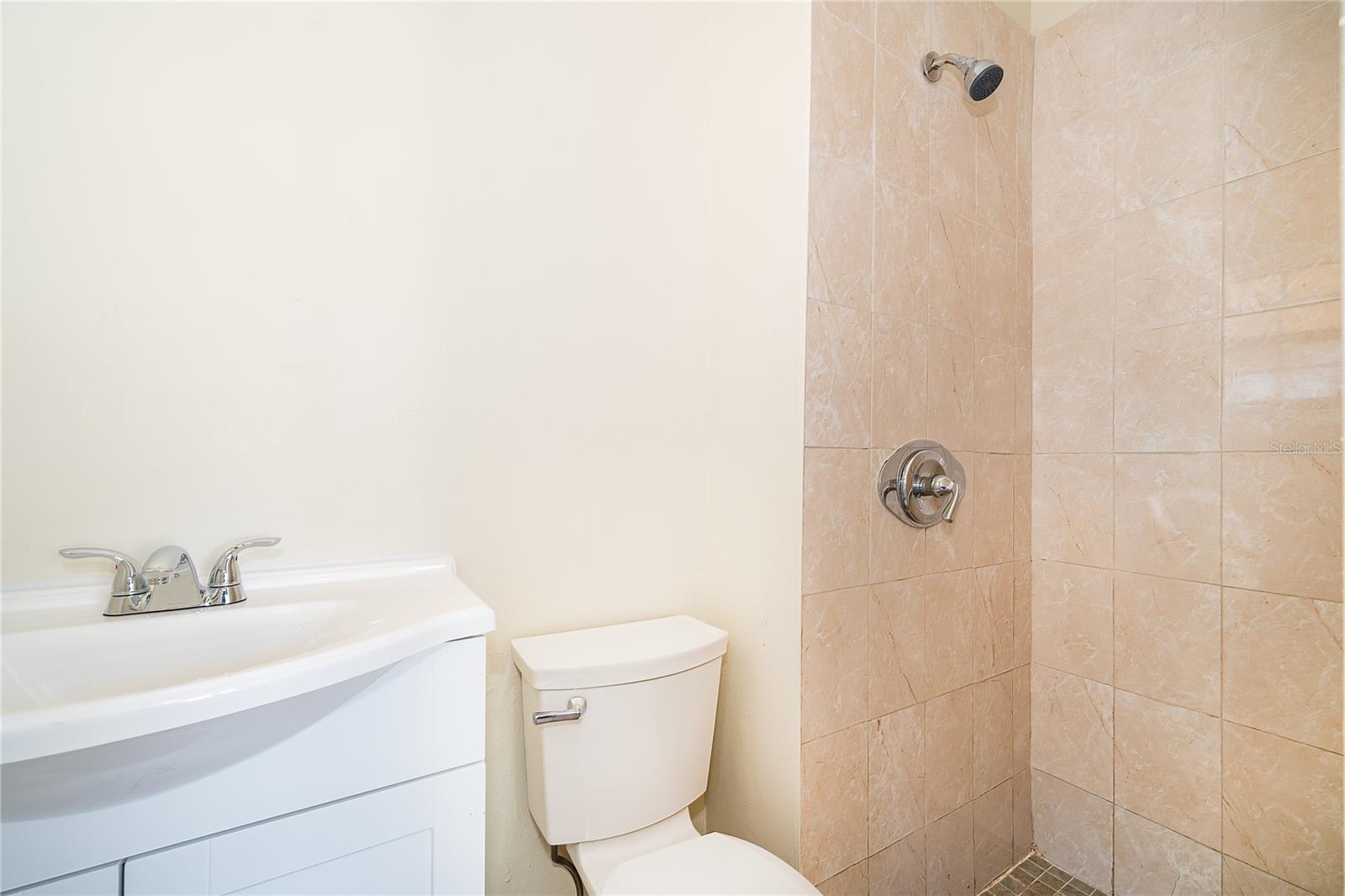 Image 11 of 13 For 601 Delaney Park Drive 4