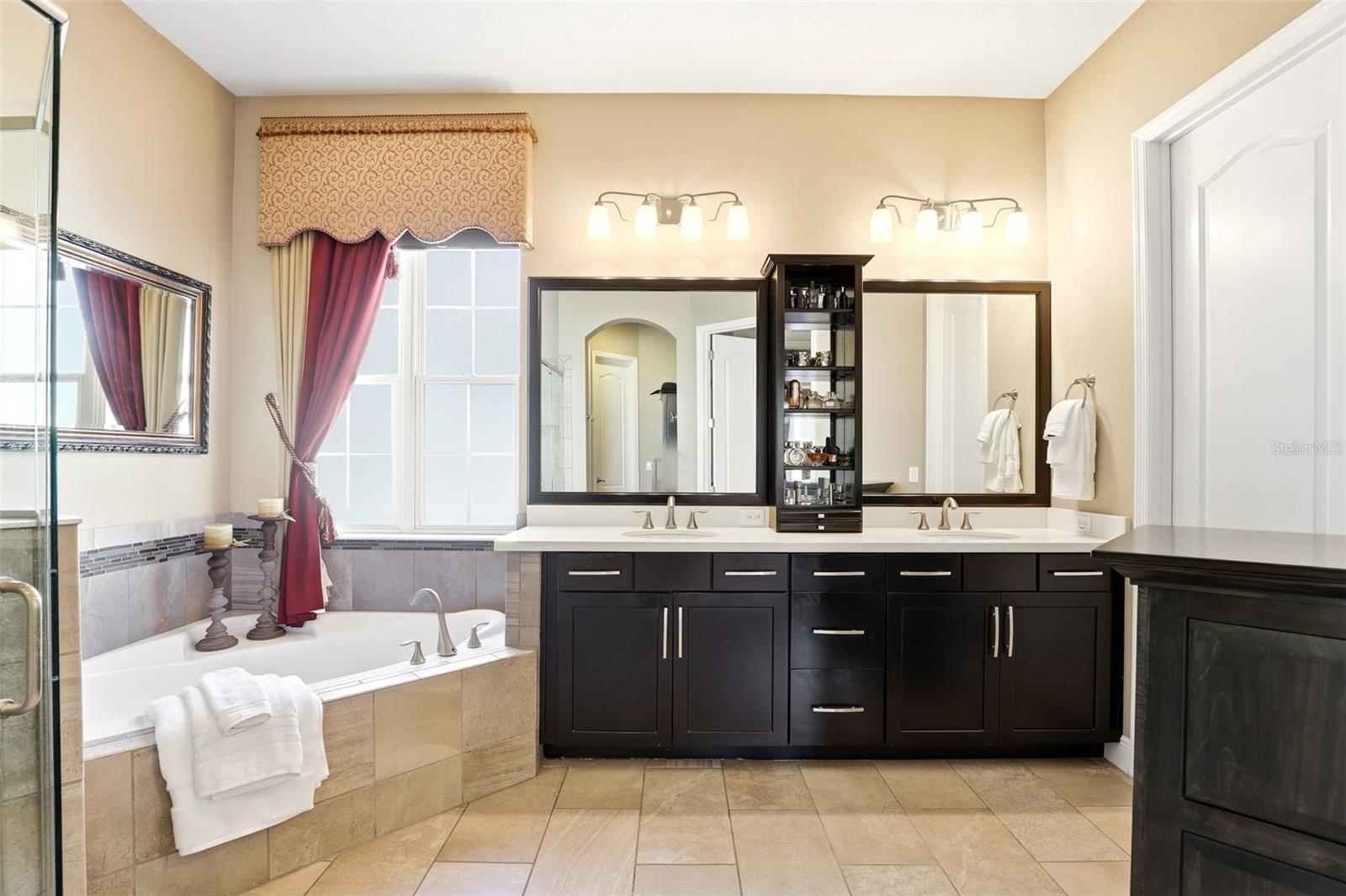 Image 37 of 78 For 3955 Equine Cove